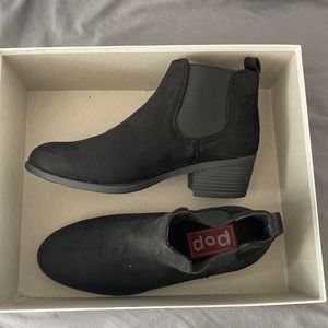 black suade boots // Size: 7